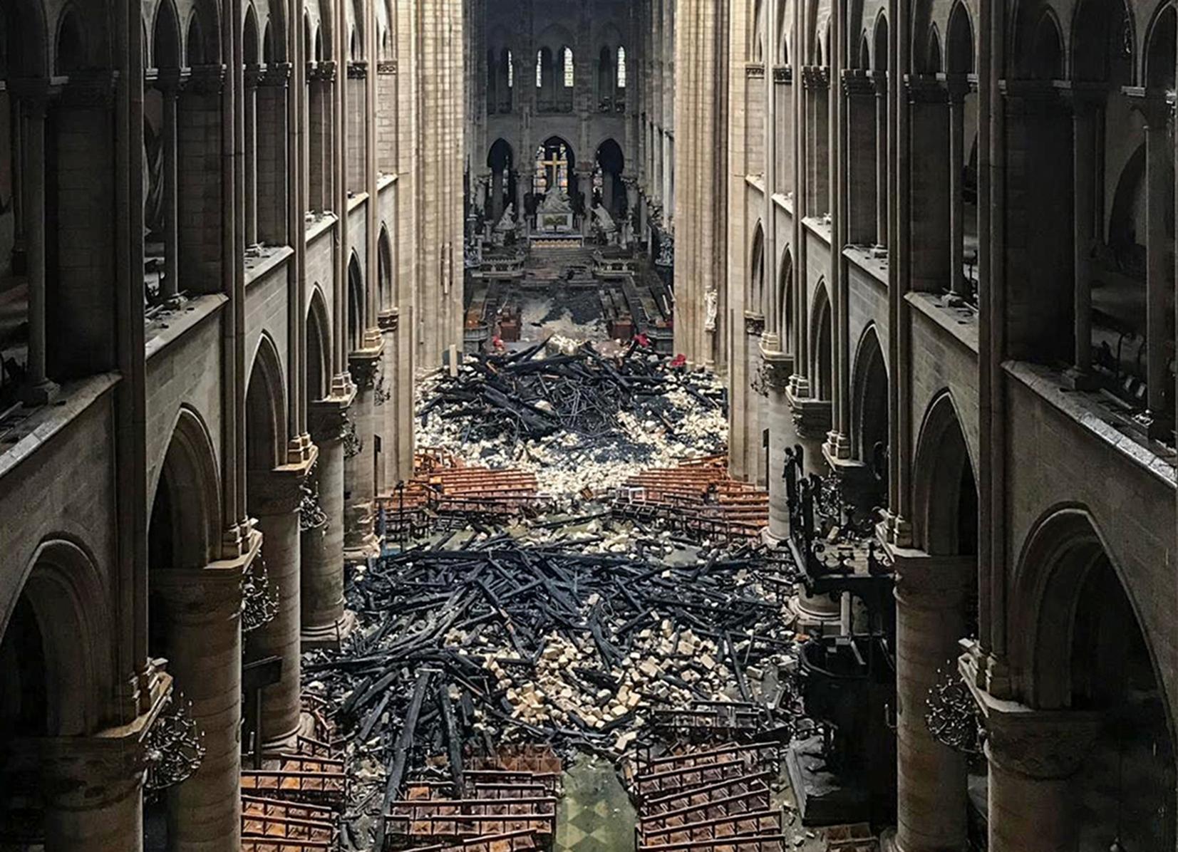 Les dégâts à l'intérieur de la cathédrale. [afp - -]