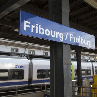 Une vue de la gare de Fribourg prise en 2012. [Keystone - Peter Klaunzer]