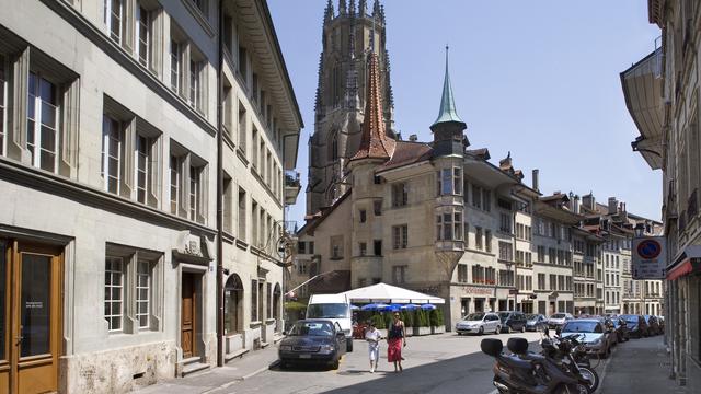 Le canton de Fribourg permet depuis le 1er octobre 2019 de commander en ligne des actes d'état civil électroniques. [Keystone - Martin Ruetschi]