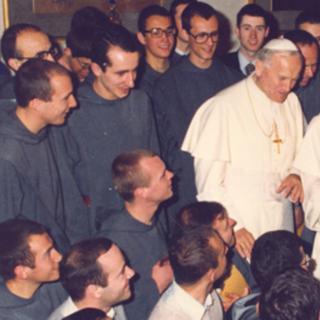 Le Père Marie-Dominique Philippe a fondé à Fribourg en 1975 les Frères de Saint-Jean. [freres-saint-jean.org]