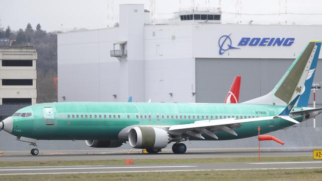 Un Boeing 737 MAX, construit pour Oman Air, sur la piste de l'avionneur à Seattle, ce 22 mars 2019. [AP - TED S. WARREN]