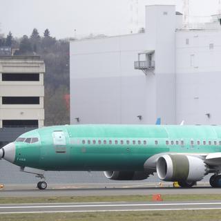 Un Boeing 737 MAX, construit pour Oman Air, sur la piste de l'avionneur à Seattle, ce 22 mars 2019. [AP - TED S. WARREN]