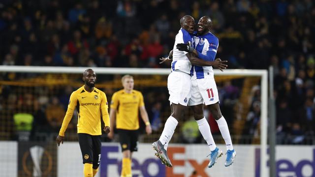 Aboubakar et Marega célébrent la bonne affaire de Porto à Berne. [KEYSTONE - Peter Klaunzer]