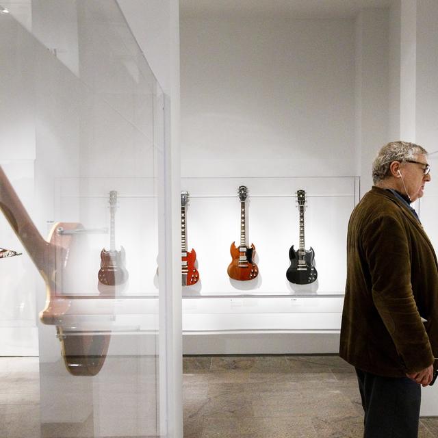 L'exposition "Play It Loud: Instruments of Rock & Roll" du Metropolitan Museum of Arts de New York. [EPA - Justin Lane]