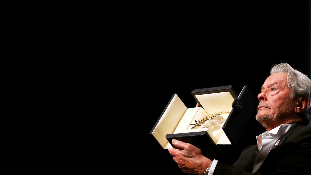 L'acteur français Alain Delon honoré à Cannes avec une Palme d'or d'honneur [Reuters - Stephane Mahe]
