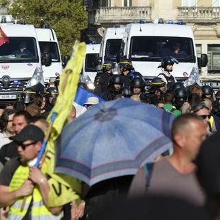 La police anti-émeutes lors de la manifestation des gilets jaunes à Nantes. [AFP - Jean-Christophe Verhaegen]
