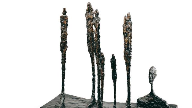 Alberto Giacometti, La forêt, place sept figures une tête, 1950, Saint-Paul-de-Vence, Fondation Marguerite et Aimé Maeght. [Alberto Giacometti Summer / SIAE Italie 2019 - Claude Germain - Archives Fondation Maeght]