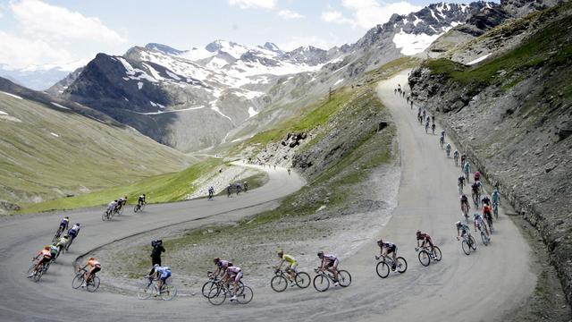 Le Tour et ses magnifiques paysages du mois de juillet. [Bas Czerwinski]