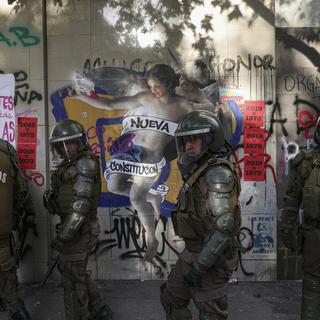 Au Chili, la décision de voter pour réviser la constitution en 2020 ne désamorce pas la crise [AP Photo/Keystone - Esteban Felix]