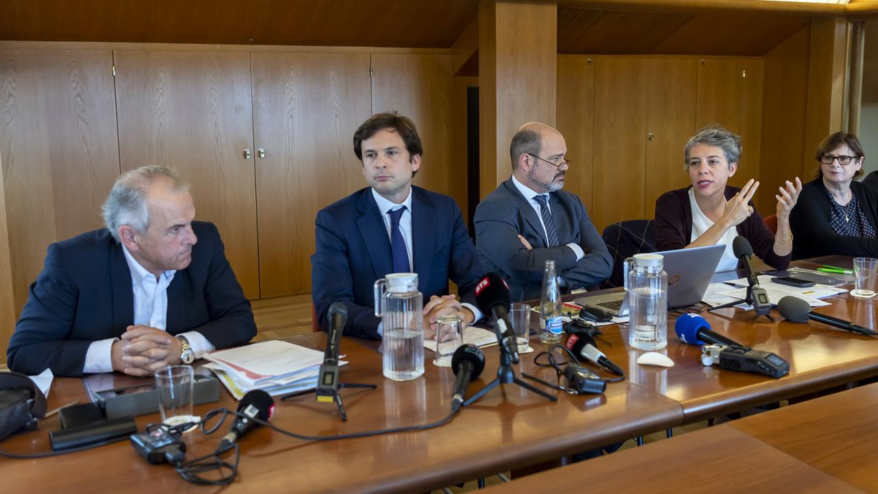 Le conseil administratif de la Ville de Genève in corpore, photographié ici le 1er novembre 2018. [Keystone - Martial Trezzini]