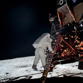 Aldrin sort du module lunaire [Nasa]