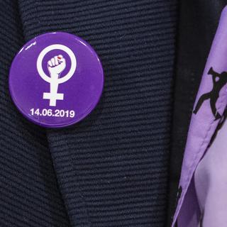 Avec la grève feministe du 14 juin 2019, les femmes revendiquent plus de temps, plus d'argent et du respect. [Keystone - Peter Klaunzer]
