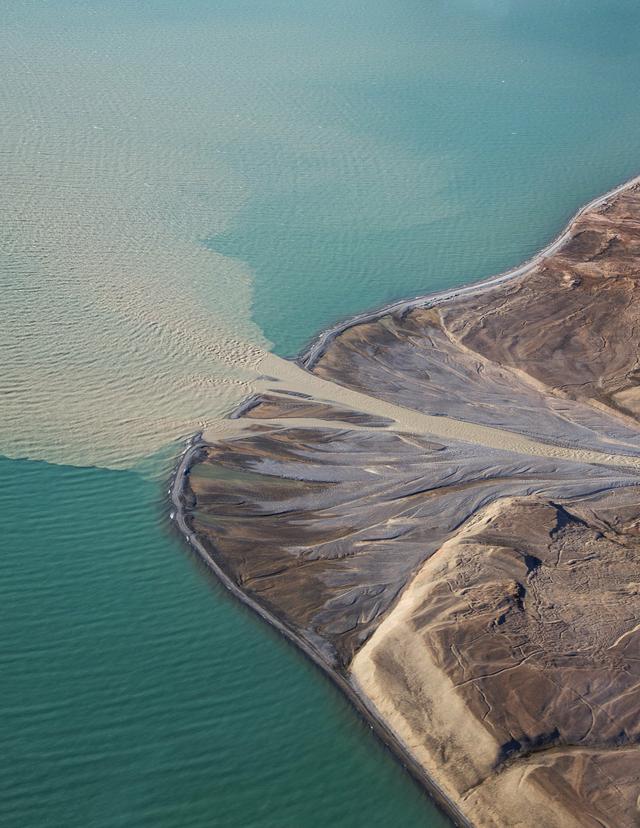 Selon une étude américaine, 8% des apports annuels en sédiments apportés aux océans du monde proviennent de la calotte glaciaire du Groenland. [Nature Sustainability - Nicolaj Kroeg Larsen]