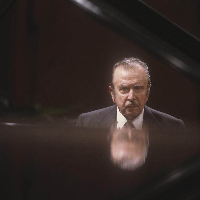 Le pianiste chilien Claudio Arrau à Rome, dans les années 1980. [AFP - Marcello Mencarini / Leemage]