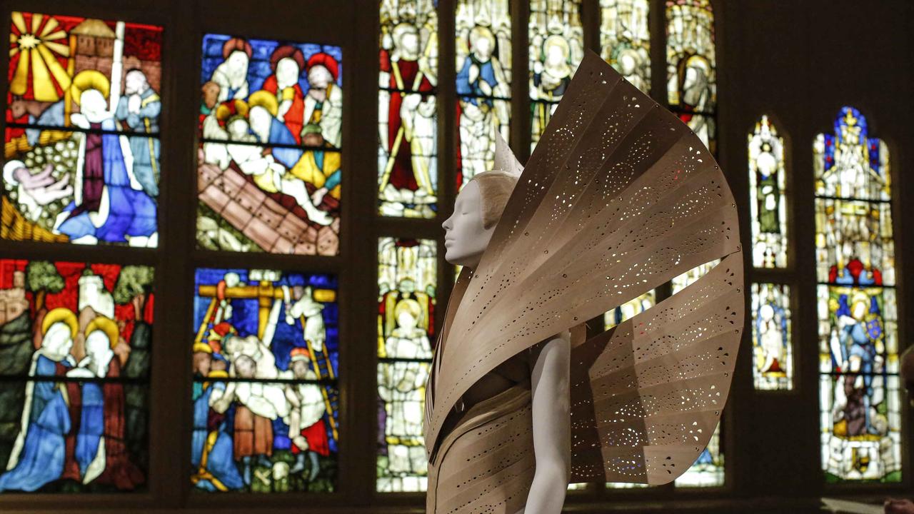 L'exposition "Heavenly Bodies" sur les liens entre mode et religion catholique, a attiré  1,65 million de visiteurs au MET. [AFP - KENA BETANCUR]