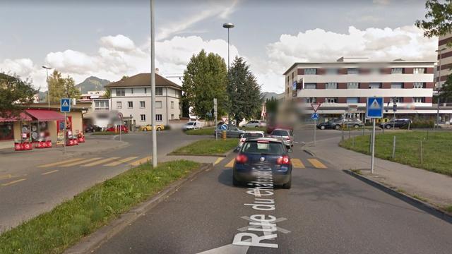 Le carrefour entre la rue de Riaz et la Rue du Château-d'En-bas à Bulle. [Google Streetview]