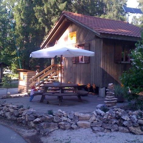 Le camping de Saignelégier, dans les Franches-Montagnes. [Jura Tourisme]