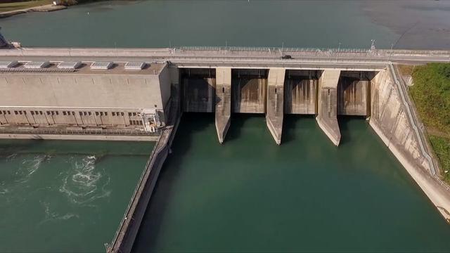 Les installations hydroélectriques de Verbois à Genève en 2017. [RTS]