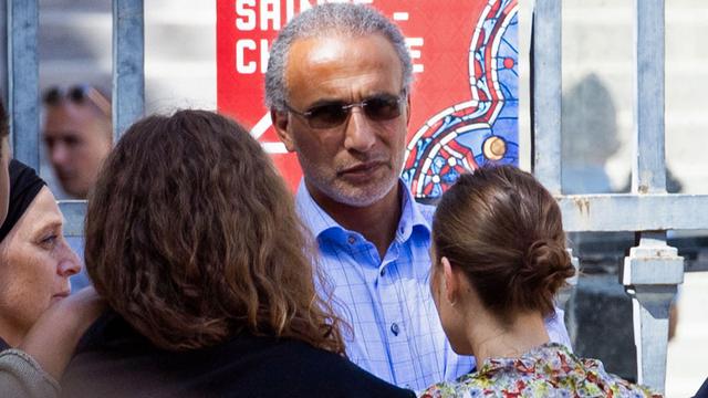 Tariq Ramadan devant le Palais de justice de Paris, le 30 août 2019. [AFP - Martin Bureau]