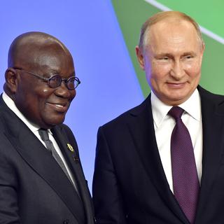 Le président russe Vladimir Poutine aux côtés du président de la République du Ghana Dankwa Akufo-Addo. [RTS - Kirill Kukhmar]