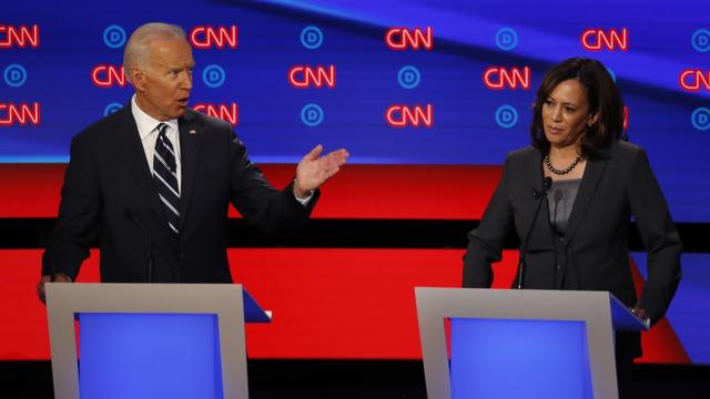 Le duel entre Joe Biden et Kamala Harris lors du deuxième débat démocrate, jeudi à Détroit. [AP Photo - Paul Sancya]