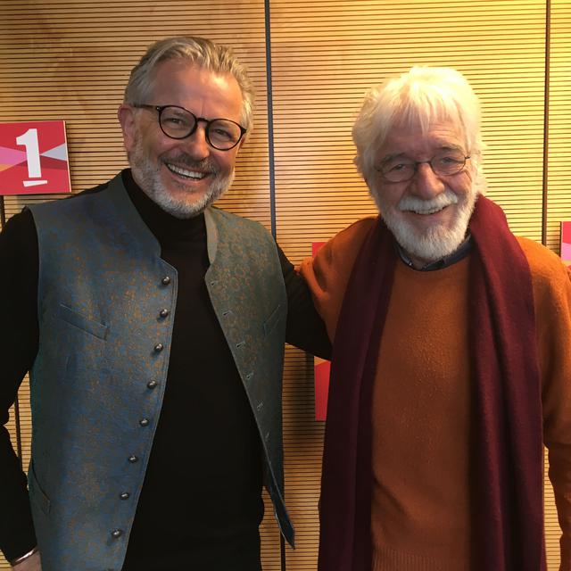 Thomas Büchi, maître charpentier, rencontre Max Jendly, pianiste compositeur. [RTS - Pauline Vrolixs]