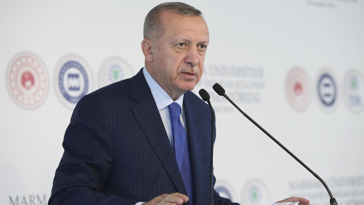 Recep Tayyip Erdogan en train de prononcer le discours au cours duquel il s'en est pris à Emmanuel Macron, ce 29 novembre 2019 à Istanbul.