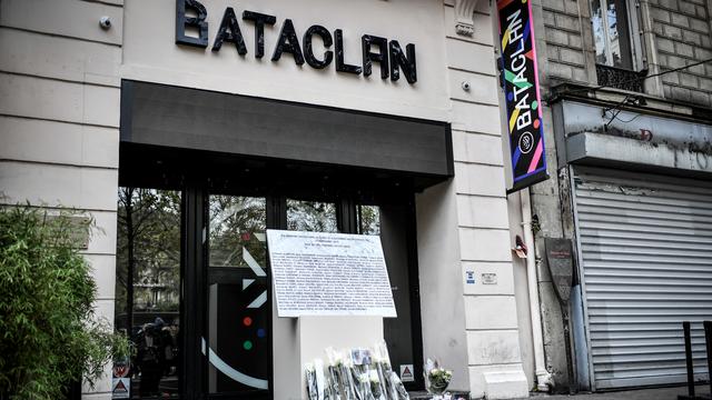 Le 13 novembre 2015, trois commandos djihadistes ont commis des attentats dans plusieurs points de Paris, dont la salle de concert Bataclan, faisant 130 morts. [AFP - Stéphane de Sakutin]