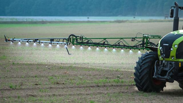 Utilisation de pesticide dans l'agriculture. [Keystone/DPA - Patrick Pleul]