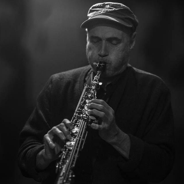 Le clarinettiste Hans Koch. [hansko.ch/ - Alberto Duarte (Chile, Santiago)]