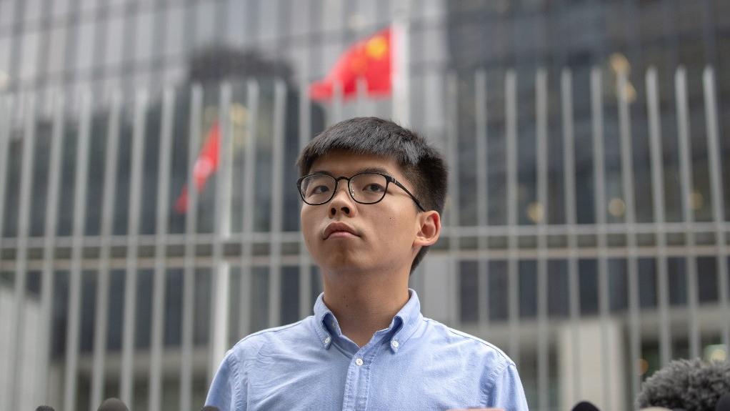 Le militant pro-démocratie Joshua Wong ne peut pas se présenter aux élections locales à Hong Kong. [AFP/EyePress]