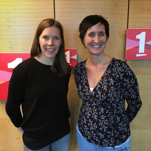 Sabrina Jacquet, championne de badminton, rencontre Mélanie Cotting, enseignante de formation et co-créatrice du jeu "Cap sur la confiance". [RTS - Pauline Vrolixs]