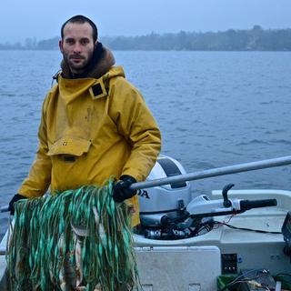 Julien Monney, artisan pêcheur à Hermance et Versoix. [RTS - Lucile Solari]