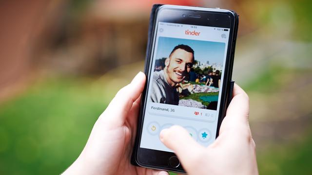 L'application Tinder rassemble 40 à 60 millions d'utilisateurs. [AFP - Robert Schlesinger/dpa Picture-Alliance]