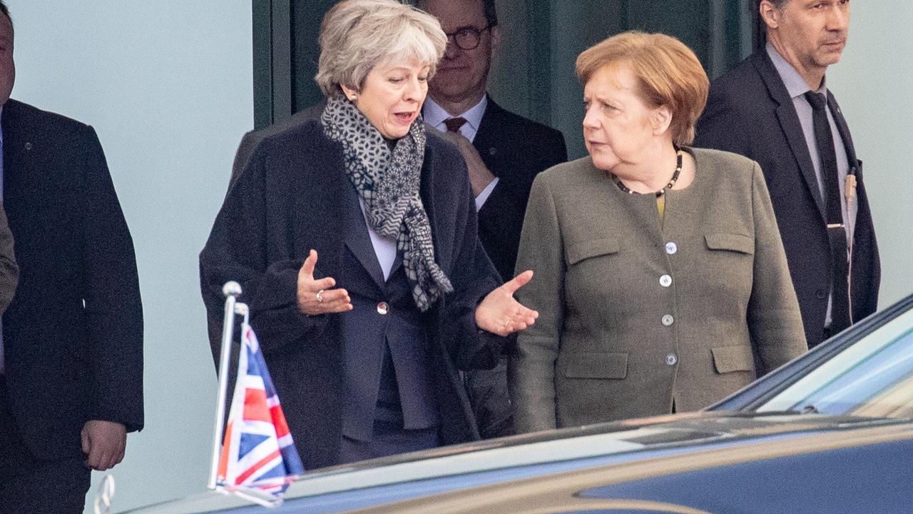 Theresa May a rendu visite à Angela Merkel mardi pour la convaincre de repousser le Brexit. [KEYSTONE - Michael Kappeler]