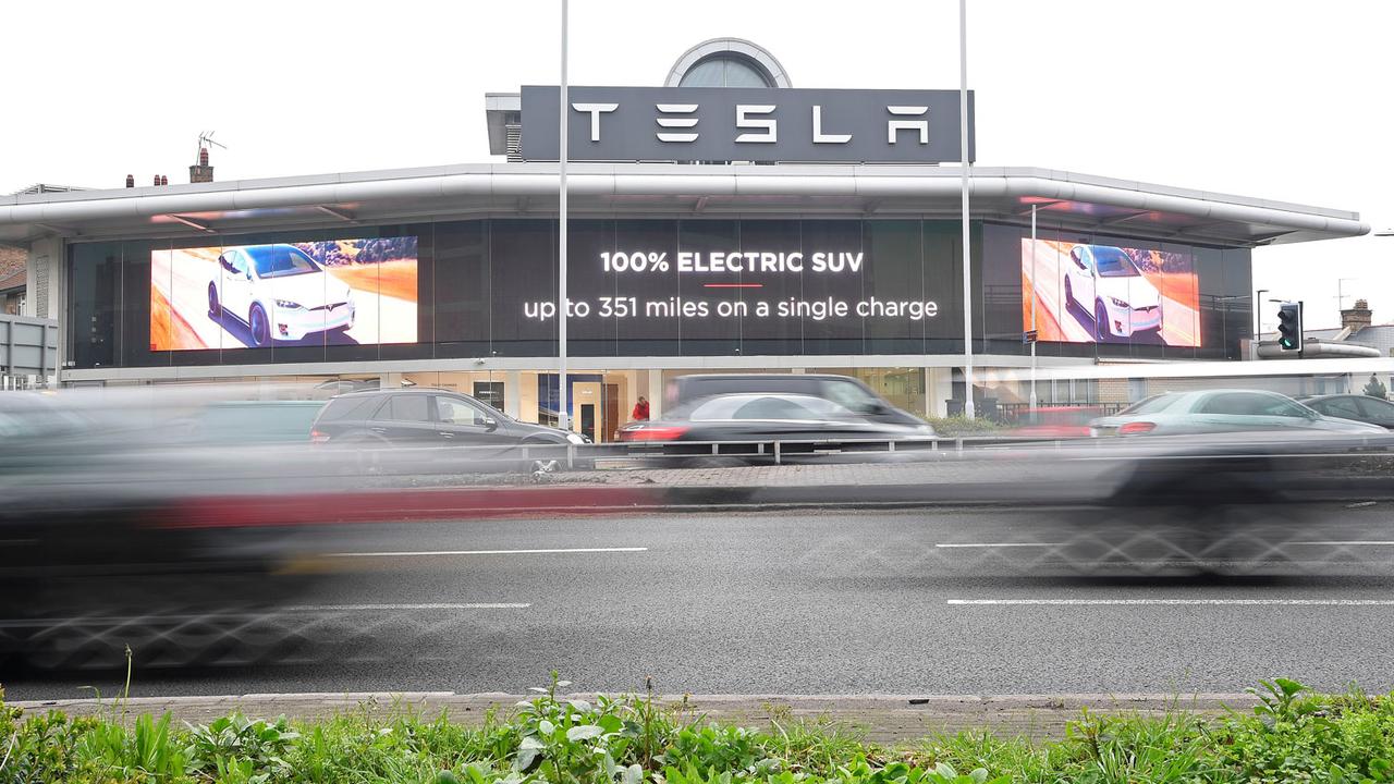 Les voitures non-polluantes de Tesla vont pouvoir compenser les émissions de Fiat Chrysler en Europe. [Reuters - Toby Melville]