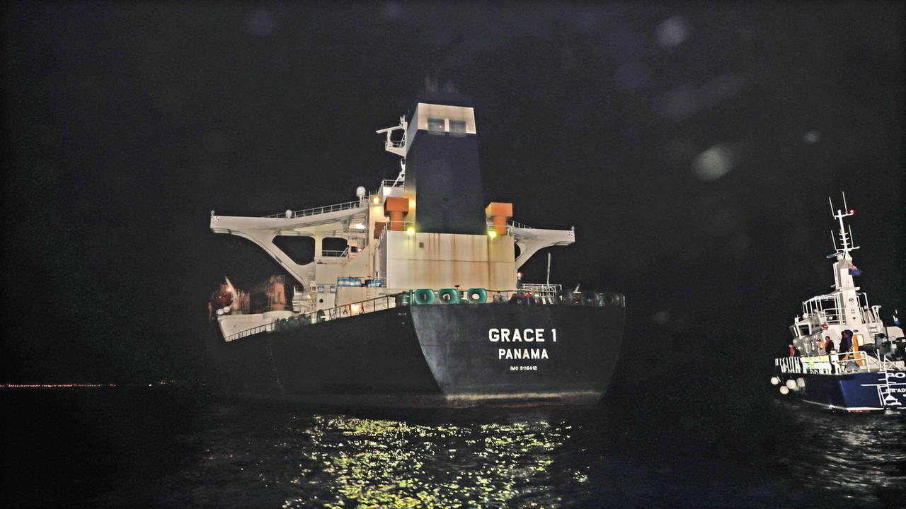 Le pétrolier iranien Grace 1, qui a été arraisonné par la marine britannique dans le détroit de Gibraltar, restera pour l'heure immobilisé, l'enquête étant encore en cours, a précisé la police dans un communiqué. [KEYSTONE - EPA/RAF/BRITISH]