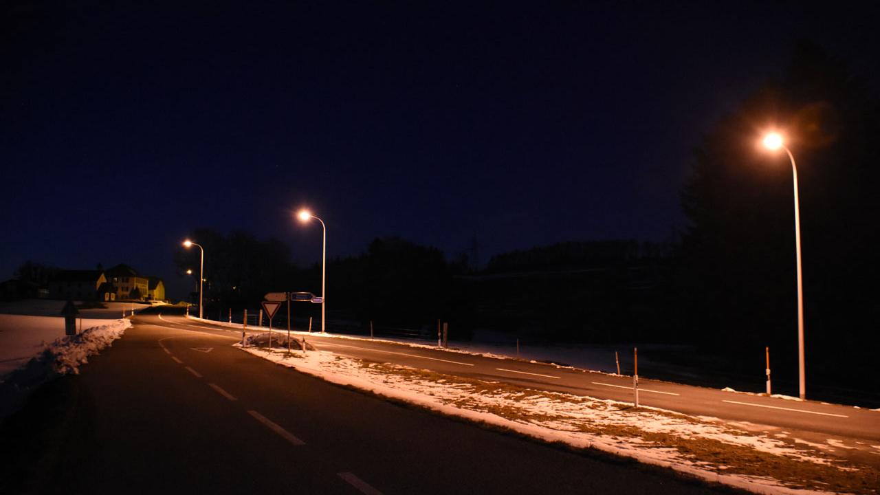 Le Jura veut réduire l'éclairage hors des localités. [RTS - Gaël Klein]