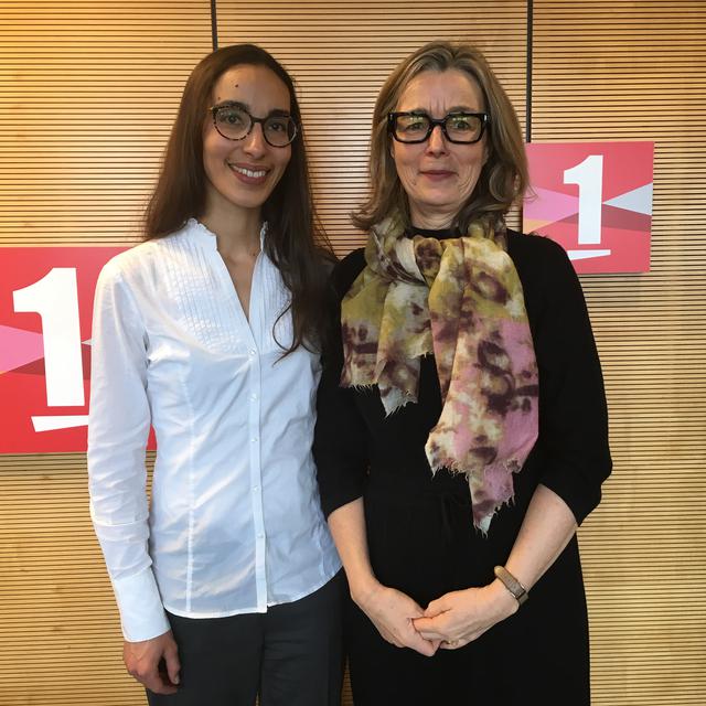 Jasmine Abdulcadir, gynécologue, rencontre Ariane Widmer, urbaniste architecte. [RTS - Pauline Vrolixs]