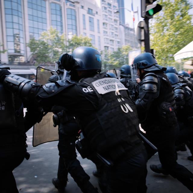 Les affrontements du 1er mai 2019 entre les forces de police et des manifestants. [Marie Magnin/Hans Lucas]