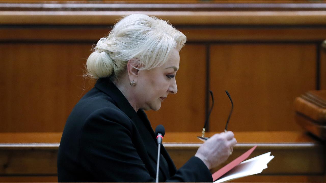 La Première ministre roumaine Viorica Dancila après le vote de non-confiance du Parlement. [EPA - Robert Ghement]