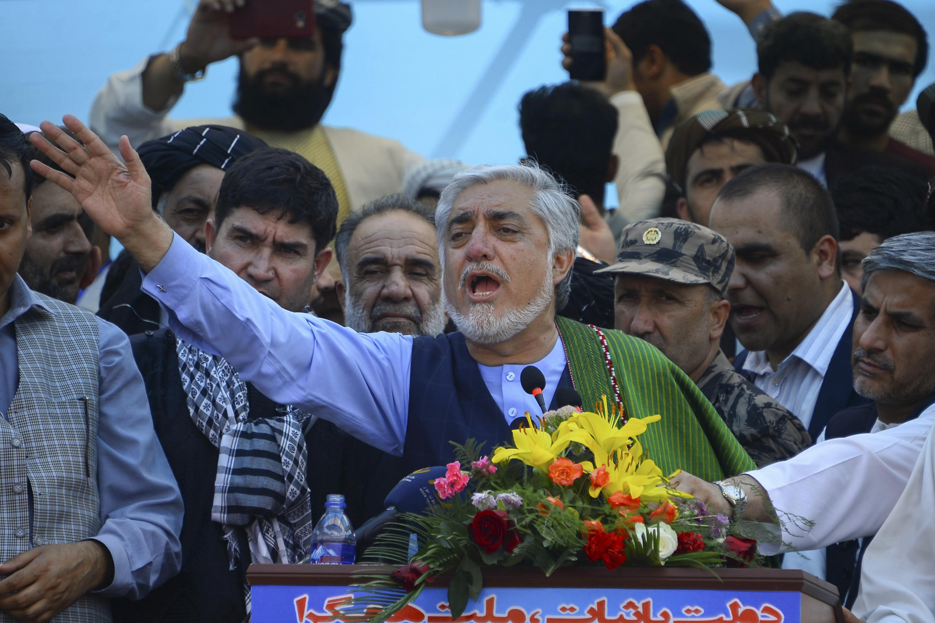 Abdullah Abdullah, candidat à la présidentielle en Afghanistan lors d'un rallye de campagne. [AFP - HOSHANG HASHIMI]