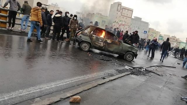 Une action de protestation contre la hausse du pétrole à Téhéran, samedi 16 novembre 2019. [EPA - Stringer]