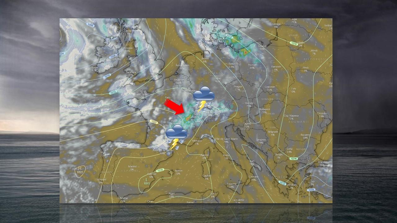 Pressions au sol et nébulosité samedi à 16 UTC [ECMWF]