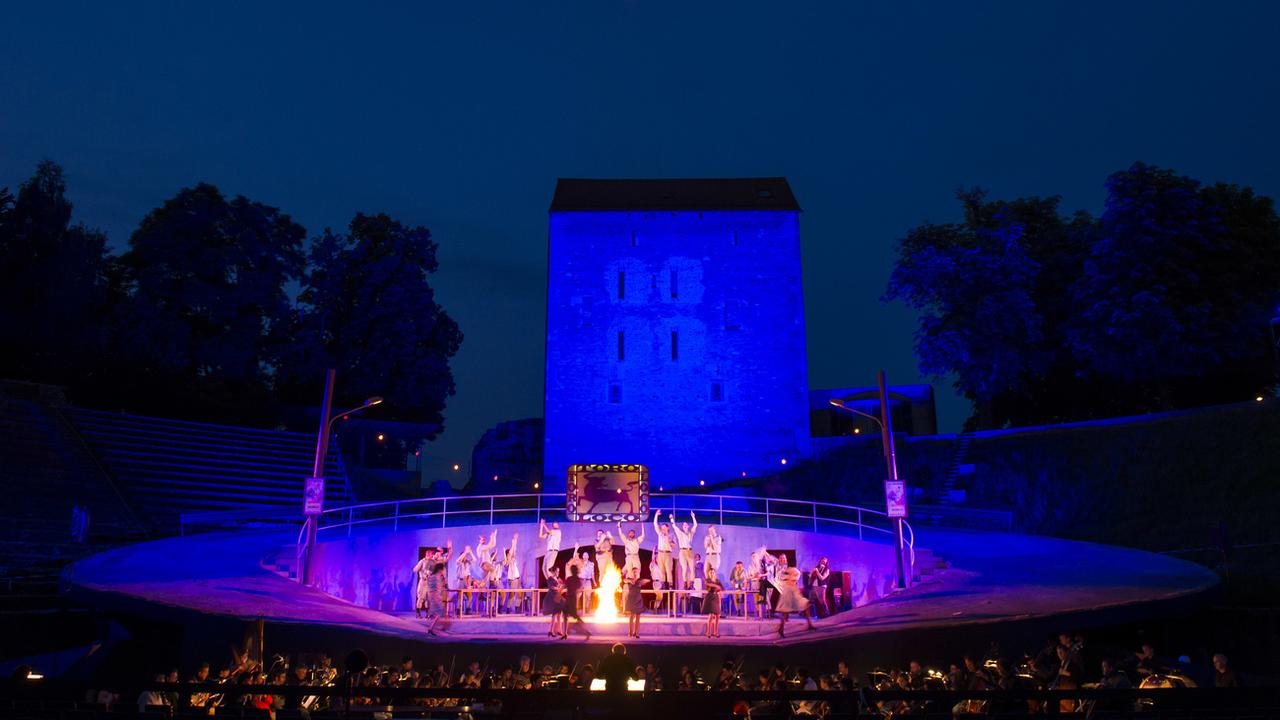 Une scène de Carmen de Bizet à Avenches, en 2014. [Keystone - Jean-Christophe Bott]