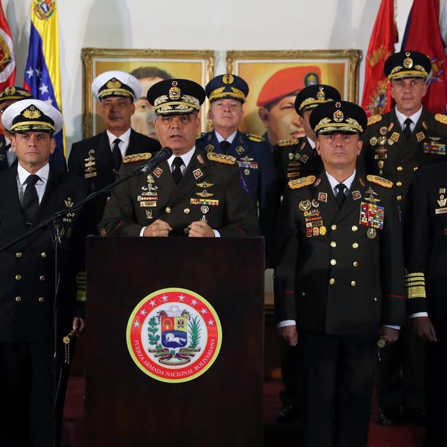 Le ministre de la Défense vénézuélien, Vladimir Padrino, soutien de Nicolas Maduro, devant la presse, ce 24 janvier 2019. [EPA EFE - MIGUEL GUTIERREZ]