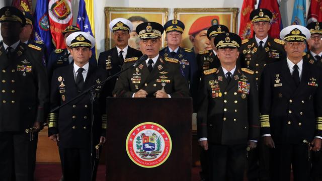 Le ministre de la Défense vénézuélien, Vladimir Padrino, soutien de Nicolas Maduro, devant la presse, ce 24 janvier 2019. [EPA EFE - MIGUEL GUTIERREZ]