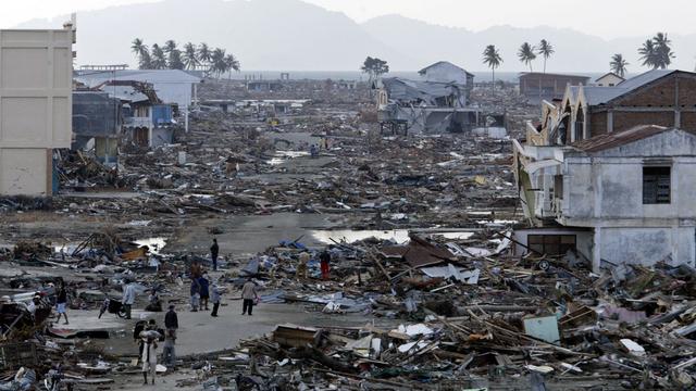 A Banda Aceh, presque aucun bâtiment n'avait résisté au tsunami. [Keystone - AP Photo/Bullit Marquez]