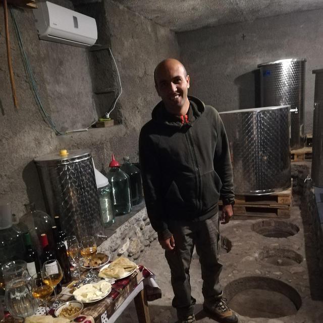 Ilo Menabde producteur de vin en Ratcha, Géorgie [RTS - Clémentine Méténier]