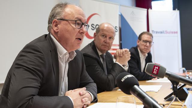 Pierre-Yves Maillard avec le patron des patrons Valentin Vogt le 02.07.2019 à Berne. [Keystone - Peter Schneider]